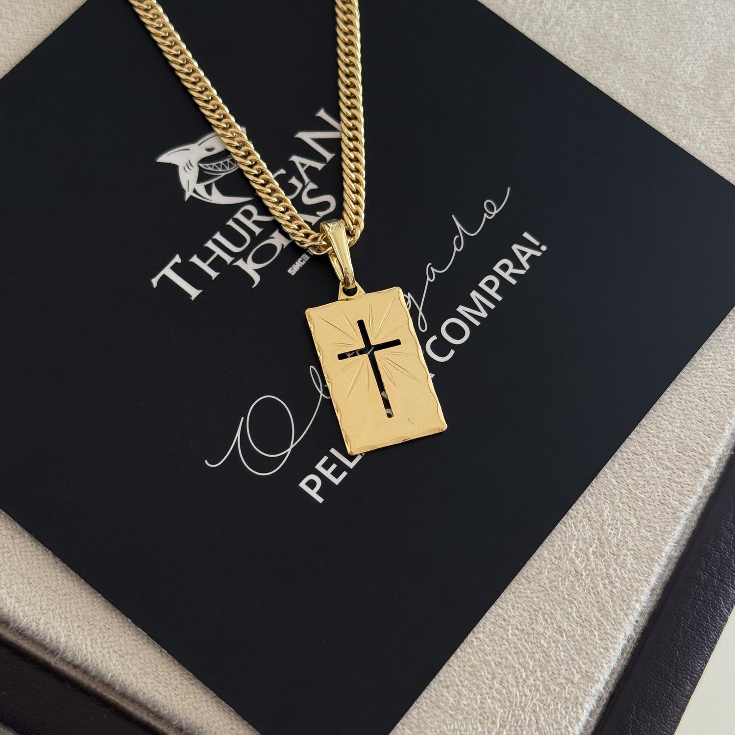 Colar Plaquinha Crucifixo Vazado - Corrente Lacraia Banhado A Ouro 18k