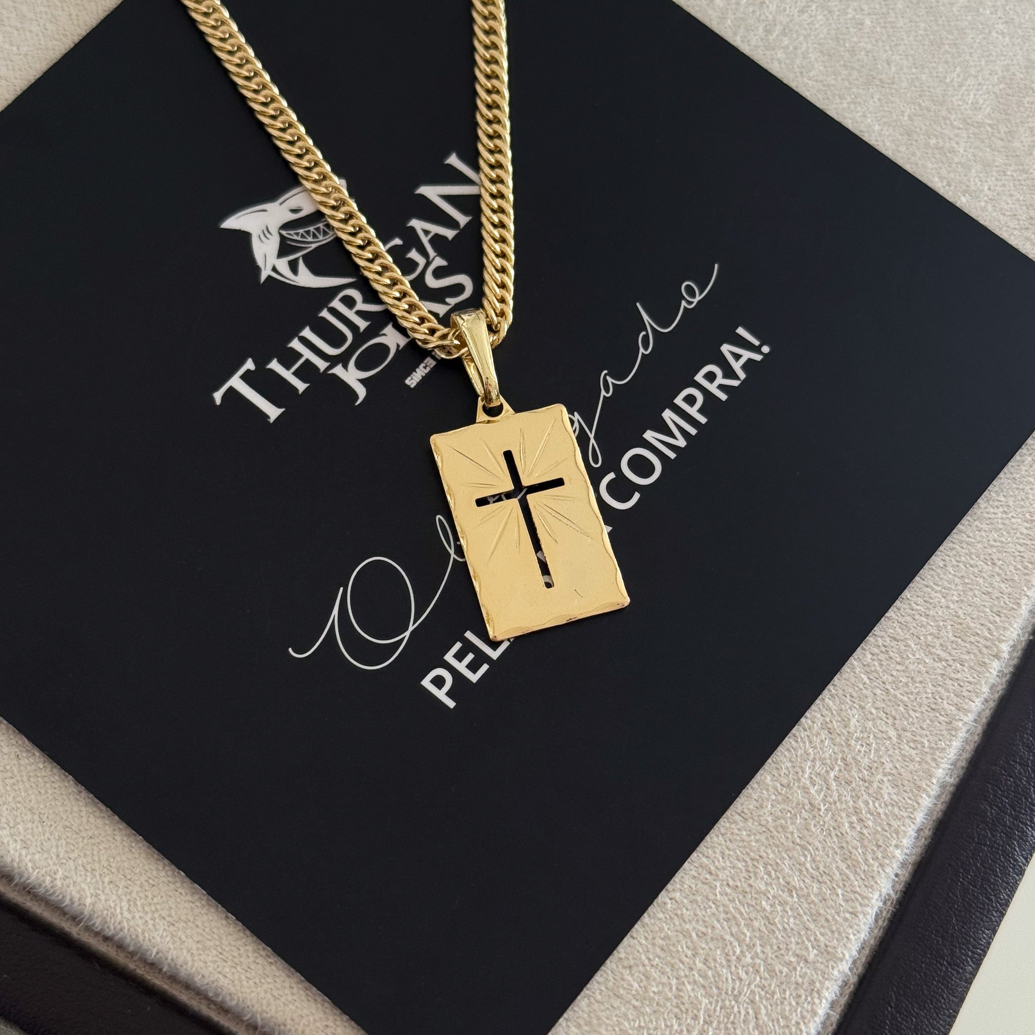 Colar Plaquinha Crucifixo Vazado - Corrente Lacraia Banhado A Ouro 18k