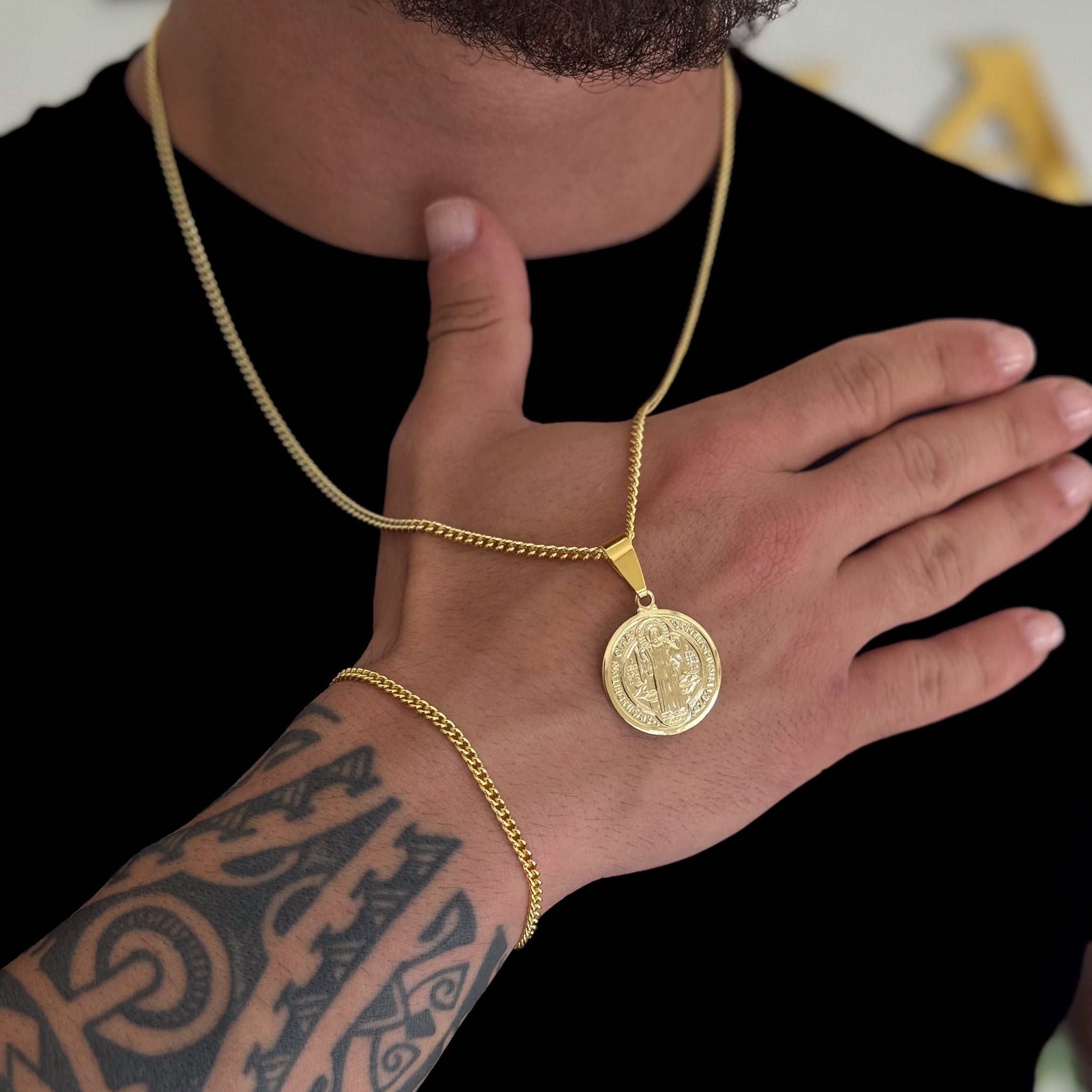 Colar Medalha De São Bento - Corrente e Pulseira Grumet Cuban Banhado A Ouro 18k