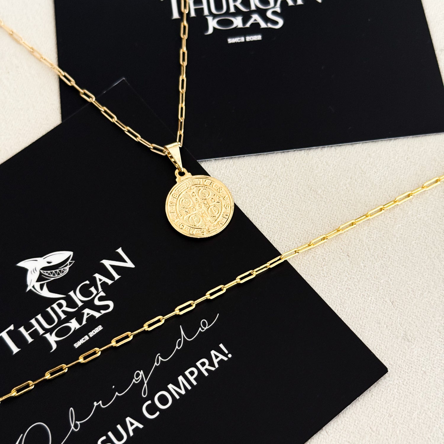 Colar Medalha De São Bento - Corrente e Pulseira Cadeado Alongado Banhado A Ouro 18k