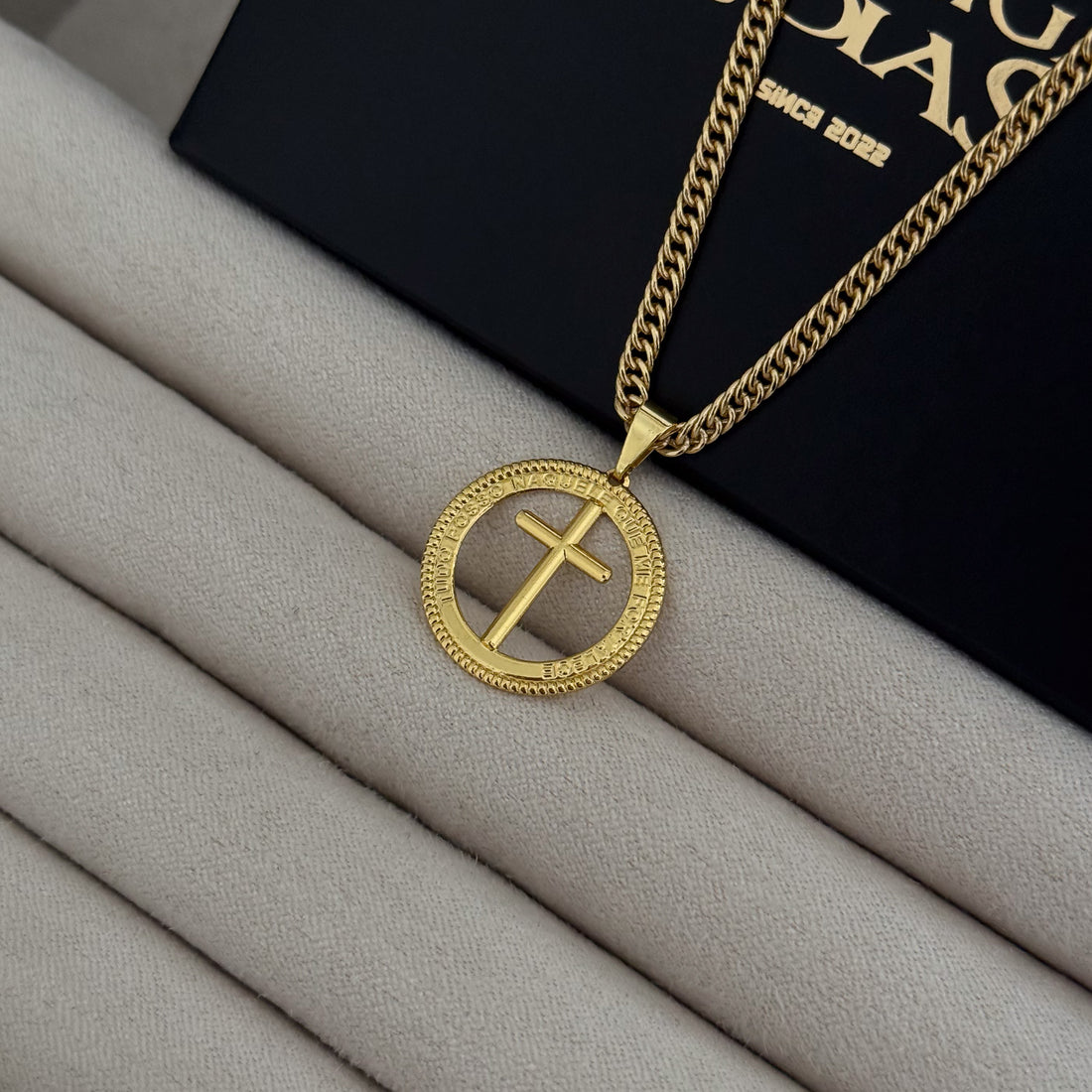 Colar Medalha Com Crucifixo - Corrente Lacraia Banhado A Ouro 18k