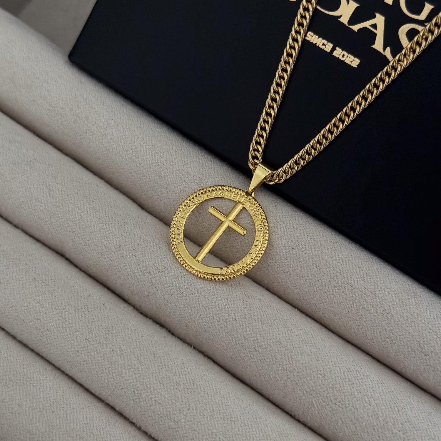 Colar Medalha Com Crucifixo - Corrente Lacraia Banhado A Ouro 18k