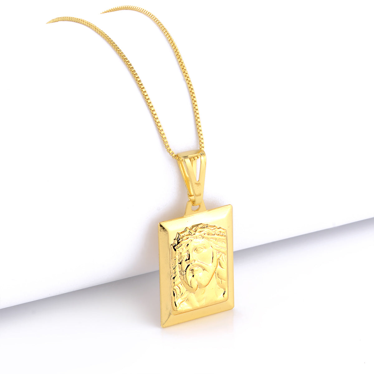 Pingente Plaquinha Face De Cristo 3x2,5cm Banhado A Ouro 18k