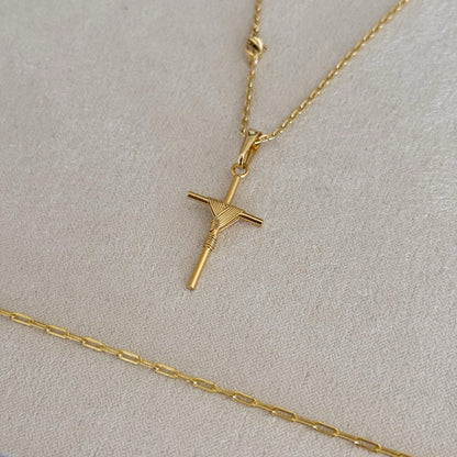 Colar Crucifixo Palito P - Corrente Cadeado e Pulseira Cadeado Alongado Banhado A Ouro 18k