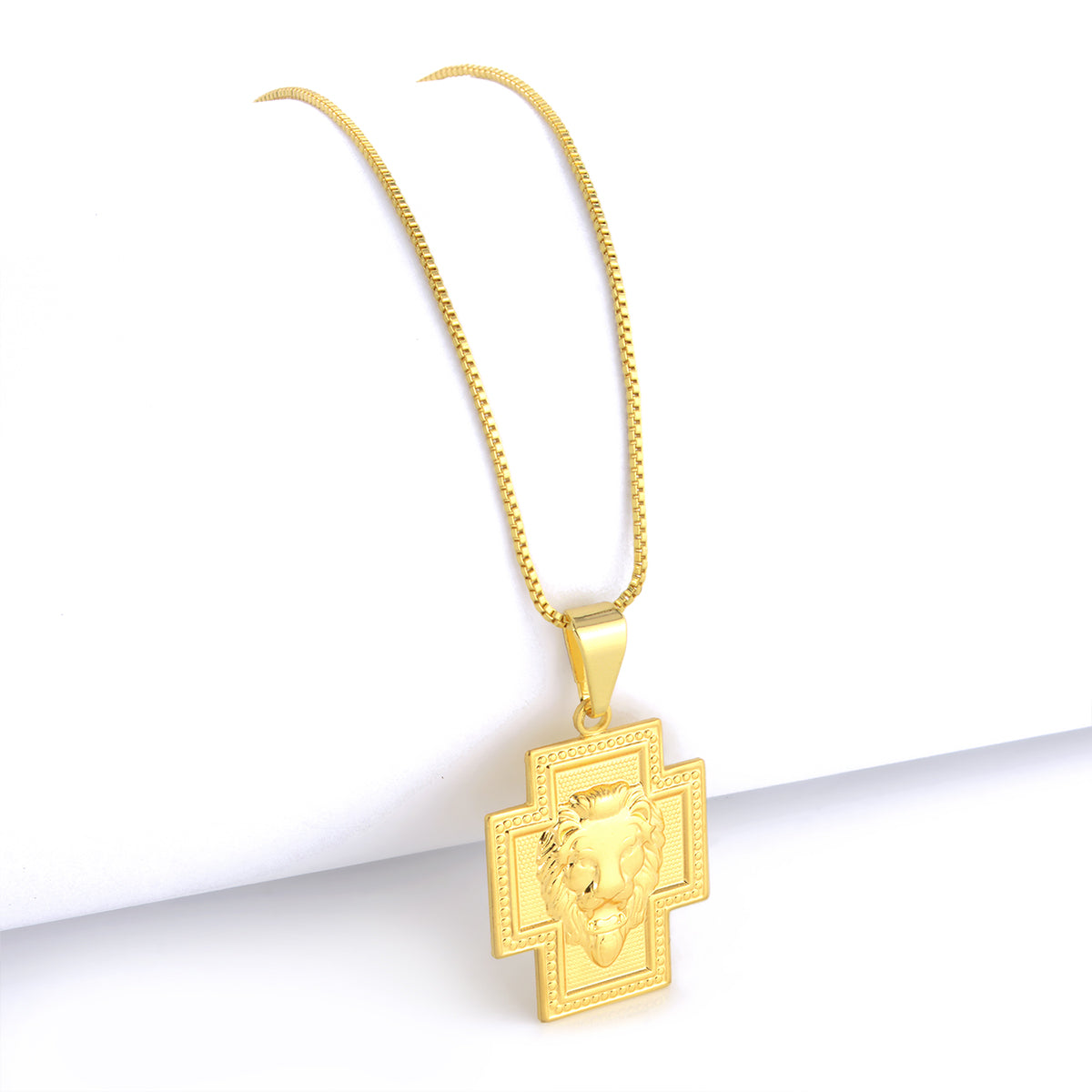 Pingente Crucifixo Leão Judá 3x2cm Banhado A Ouro 18k