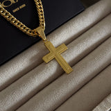 Colar Crucifixo Em Alto Relevo - Corrente Lacraia Banhado A Ouro 18k