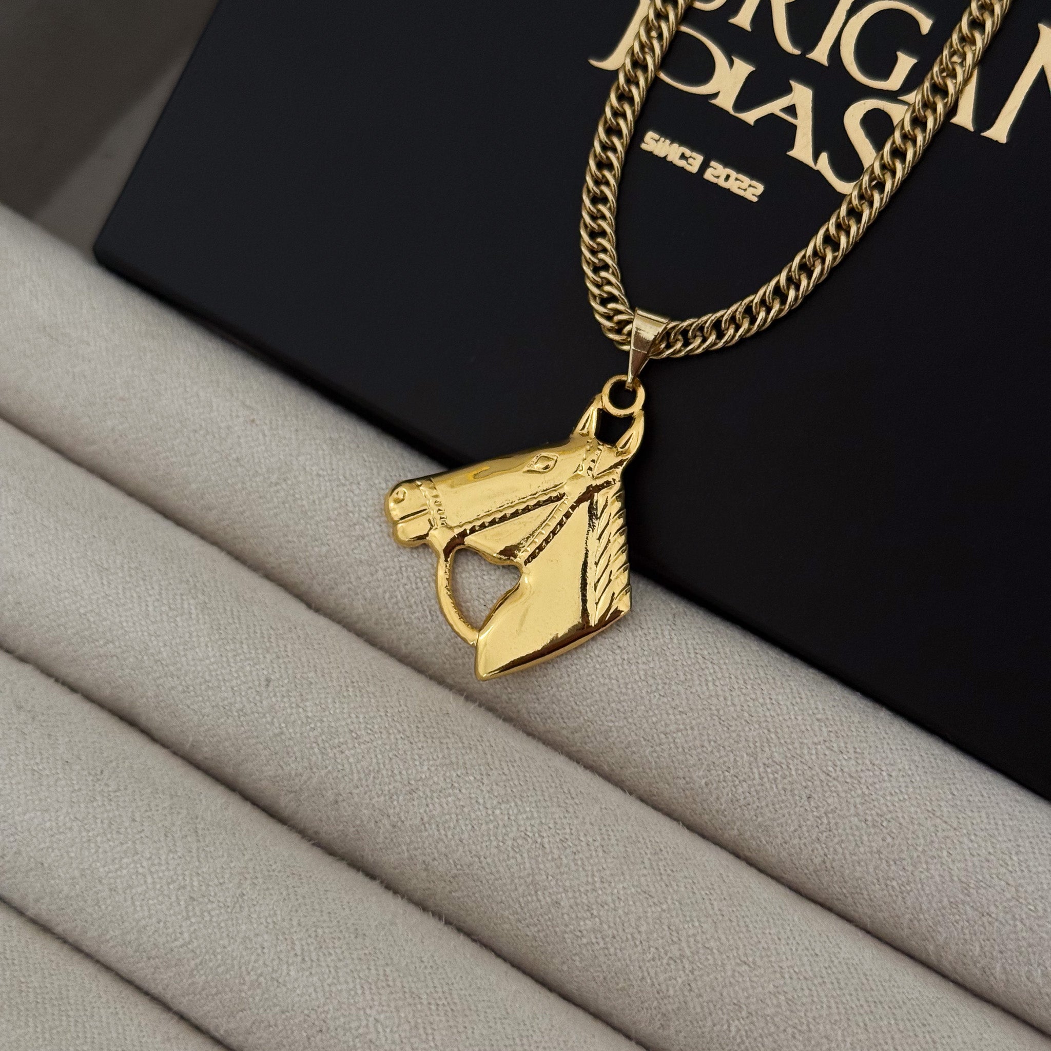 Colar Cavalo - Corrente Lacraia Banhado A Ouro 18k