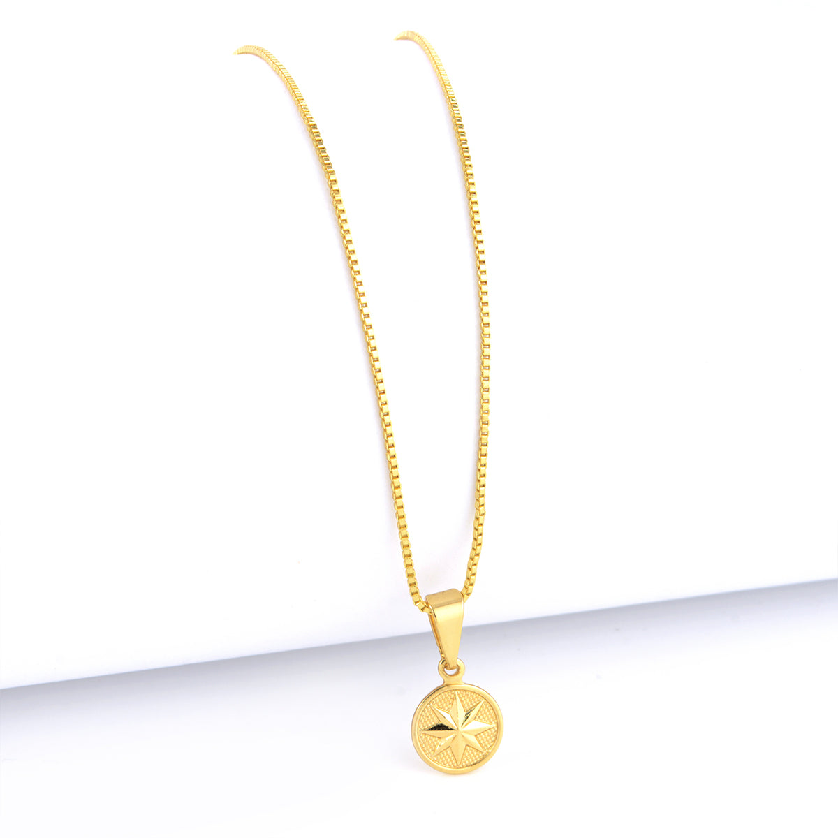 Pingente Medalha Rosa Dos Ventos 1x1cm Banhado A Ouro 18k