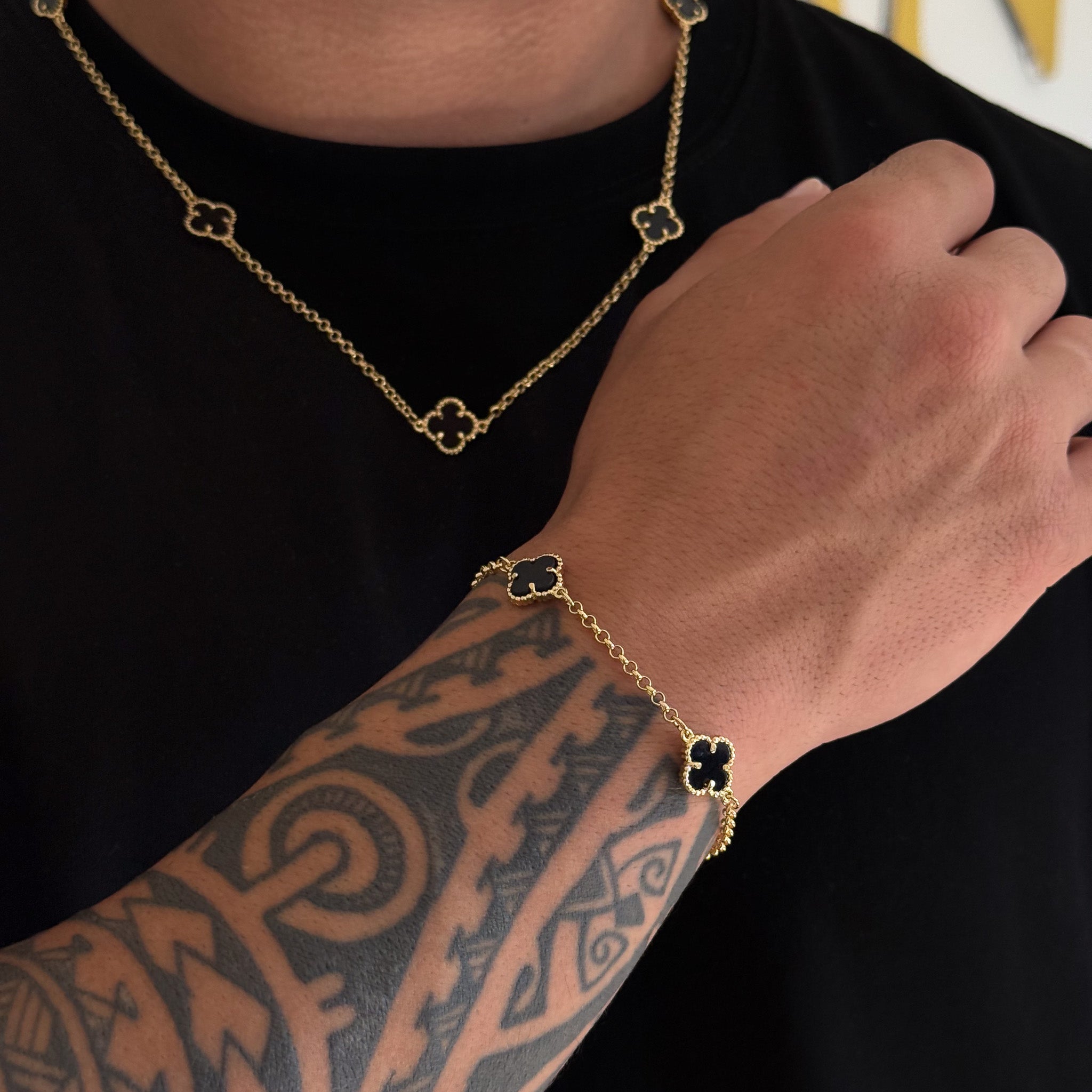 Kit Corrente e Pulseira Elo Português 2mm Trevo Ônix Banhado A Ouro 18k
