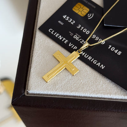Pingente Crucifixo Em Alto Relevo 3,5x2cm Banhado A Ouro 18k