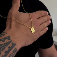 Escapulário Cadeado Alongado Deus é Fiel 1,5mm 6gr 70cm Banhado A Ouro 18k