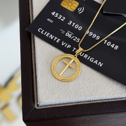 Pingente Medalha Com Crucifixo 2x2cm Banhado A Ouro 18k