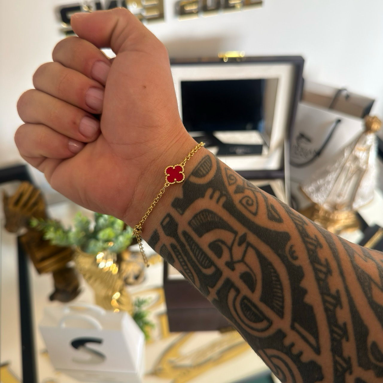 Pulseira Elo Português 2mm Trevo Rubi  Banhado A Ouro 18k
