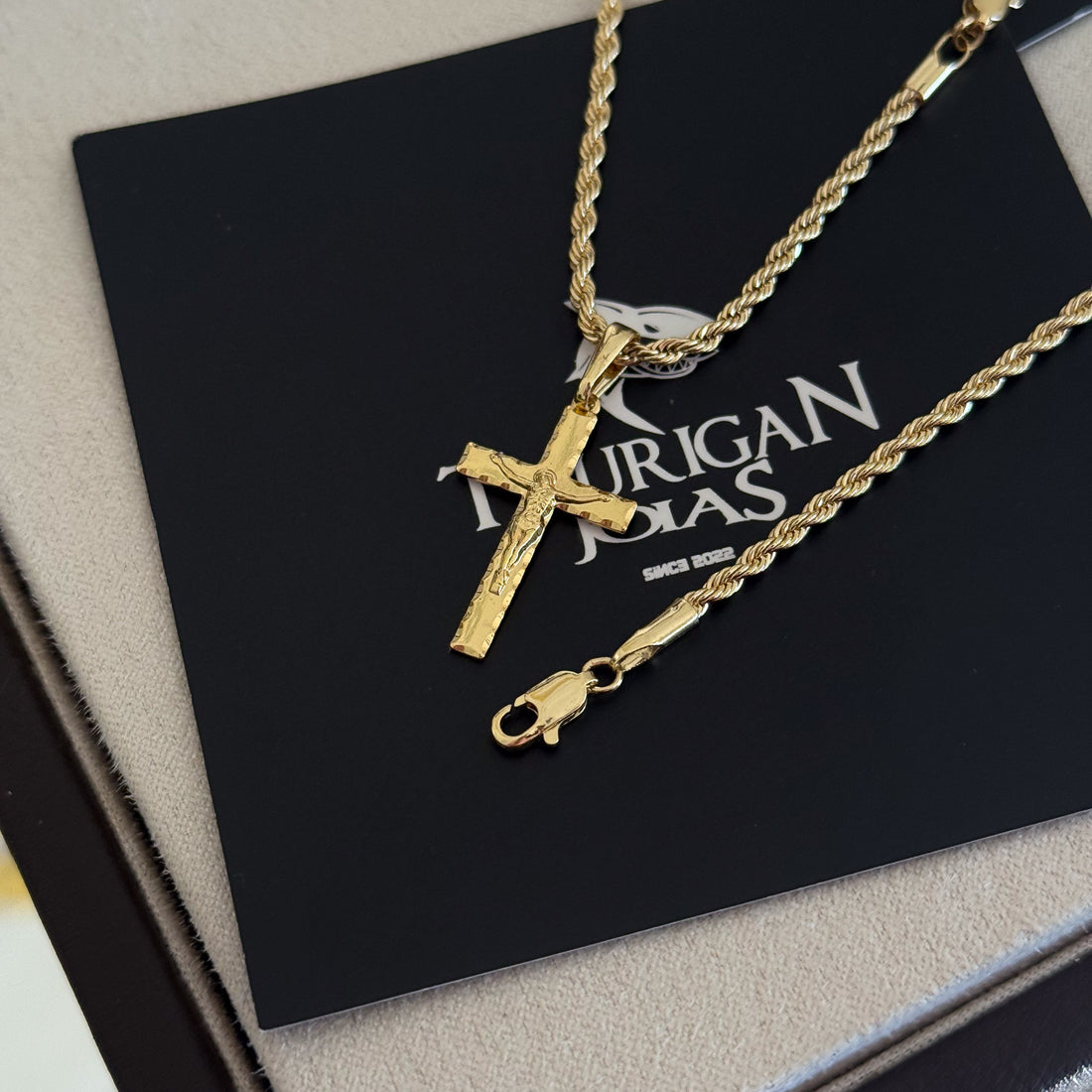 Colar Crucifixo Jesus Na Cruz 3D - Corrente e Pulseira Baiana Banhado A Ouro 18k