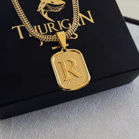 Colar Plaquinha De Letra - Corrente Grumet Dupla Banhado A Ouro 18k
