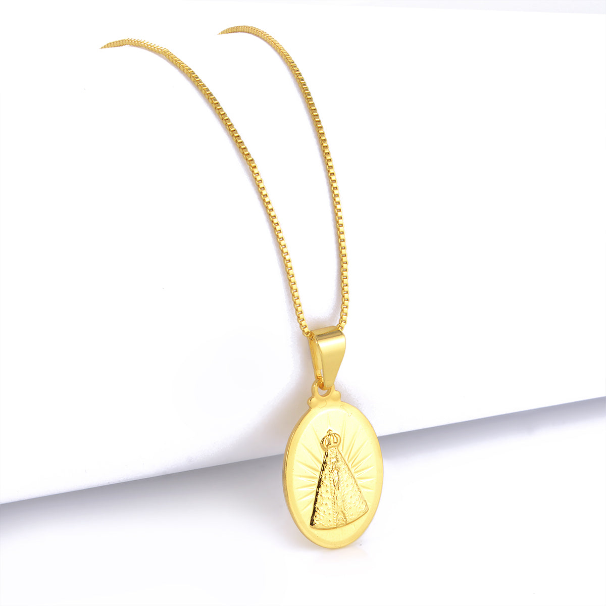 Pingente Plaquinha Oval N. Sra. Aparecida 2,5x1,5cm Banhado A Ouro 18k