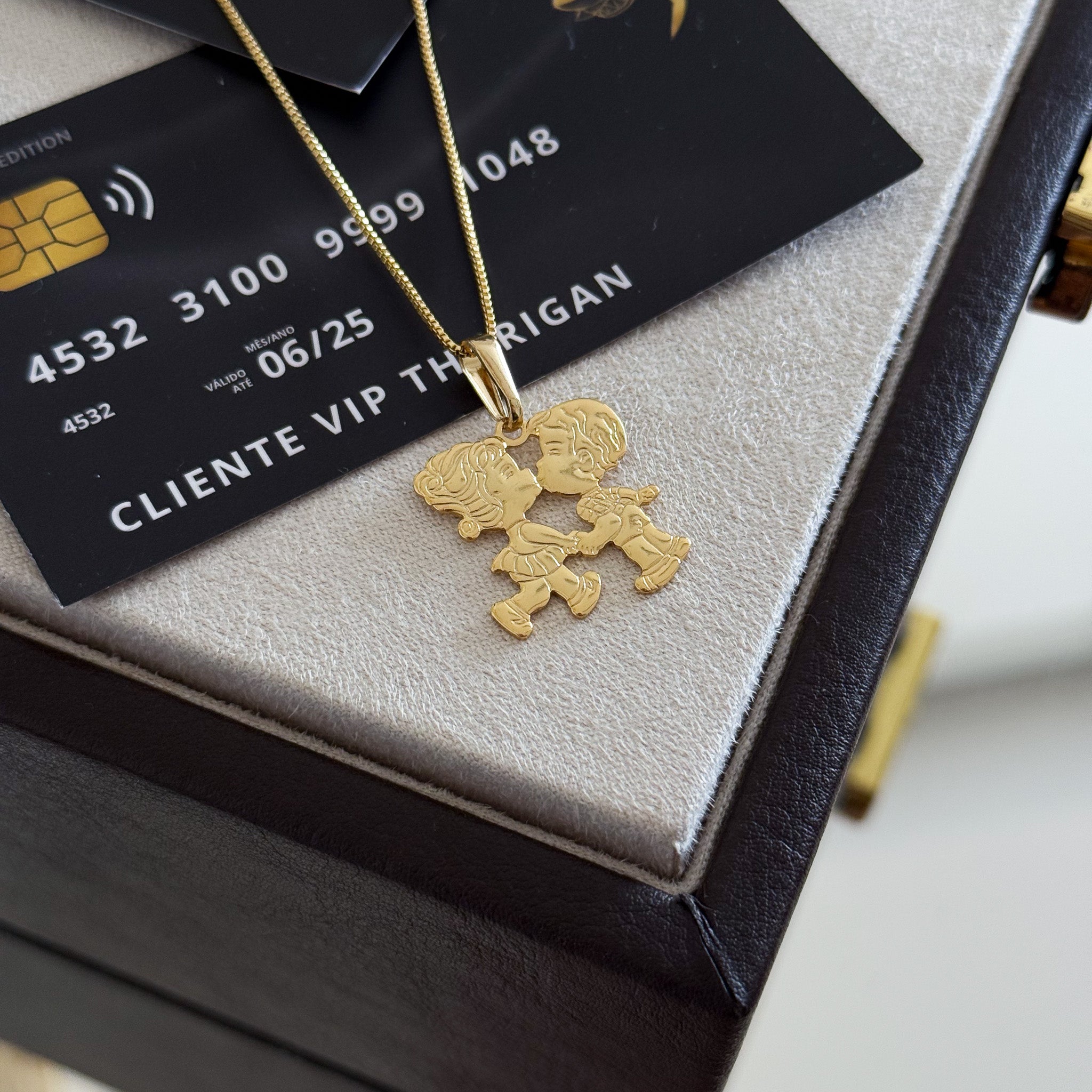 Pingente Casal 1,5x1,5cm Banhado A Ouro 18k