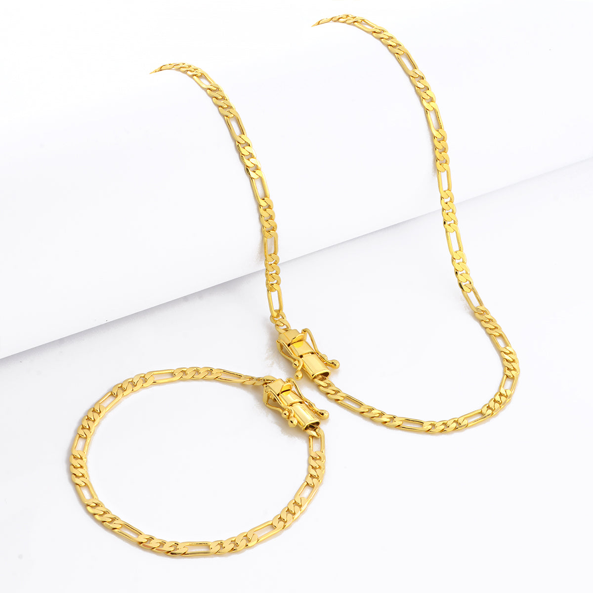 Kit Corrente e Pulseira 3 por 1 Fígaro 4mm Fecho Duplo Banhado A Ouro 18k