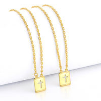 Escapulário Cadeado 1,5mm Cruz Vazada 5gr 70cm Banhado A Ouro 18k