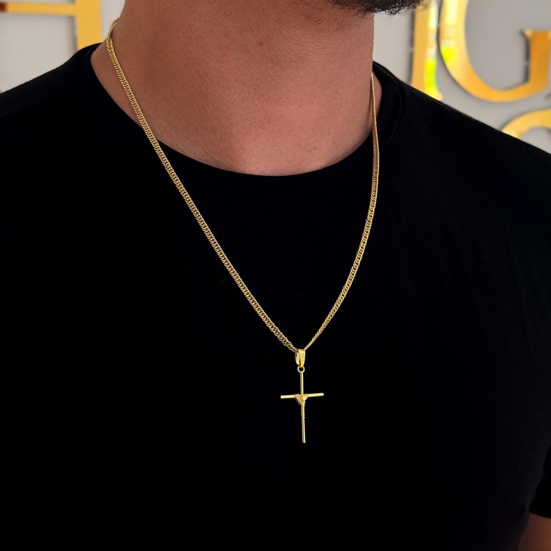 Colar Crucifixo Palito M - Corrente Lacraia Banhado A Ouro 18k