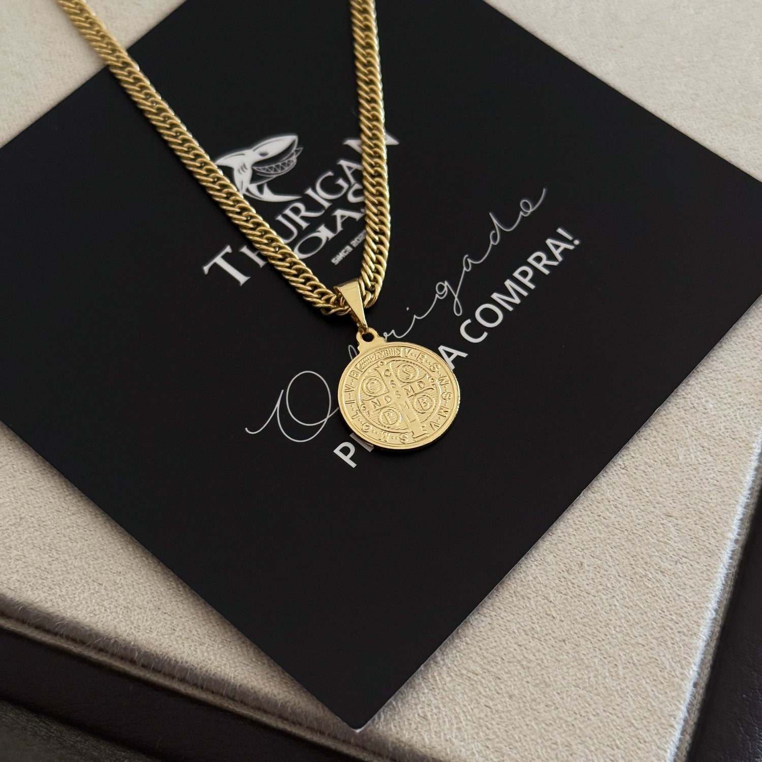 Colar Medalha De São Bento - Corrente Lacraia Banhado A Ouro 18k