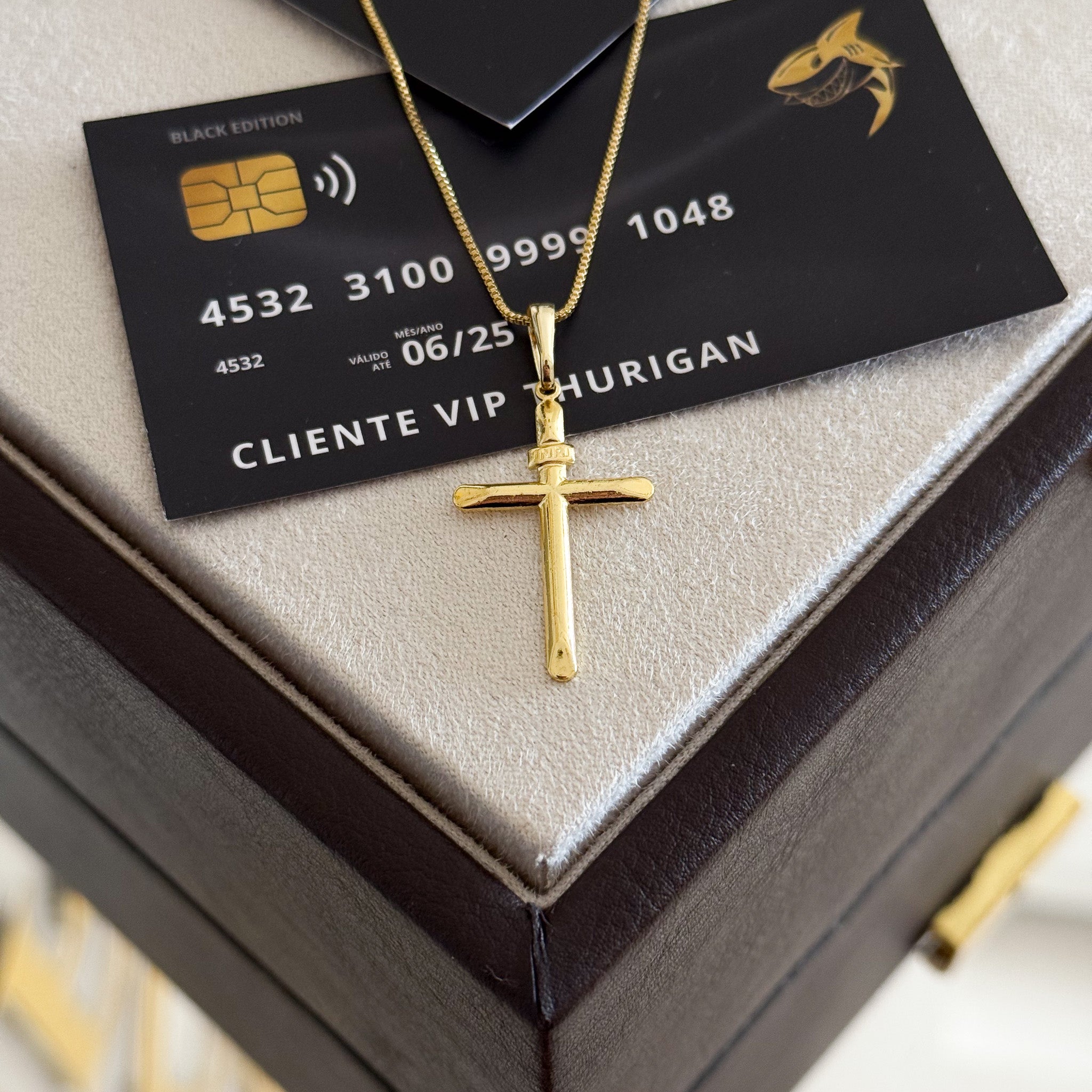 Pingente Crucifixo Palito Liso Inri 2,5x1,5cm Banhado A Ouro 18k