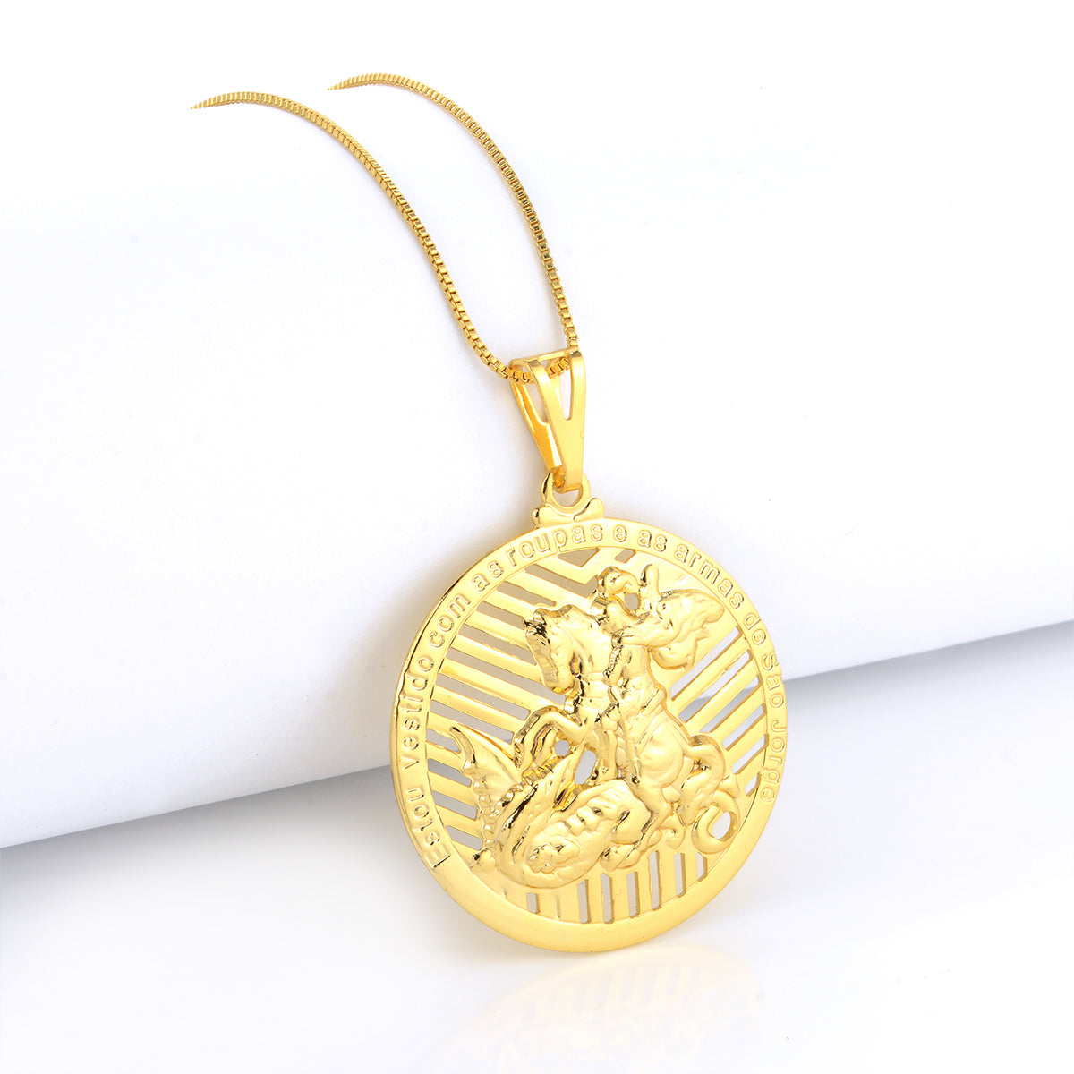 Pingente Medalha São Jorge Vazado 3,5x3,5cm Banhado A Ouro 18k