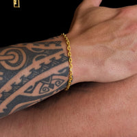 Colar Crucifixo Com Jesus Vazado - Corrente e Pulseira Cadeado Banhado A Ouro 18k