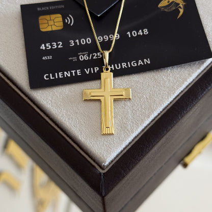 Pingente Crucifixo Em Alto Relevo 3,5x2cm Banhado A Ouro 18k