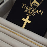 Colar Crucifixo Em Alto Relevo - Corrente Cadeado Alongado e Pulseira Grumet Flat Banhado A Ouro 18k