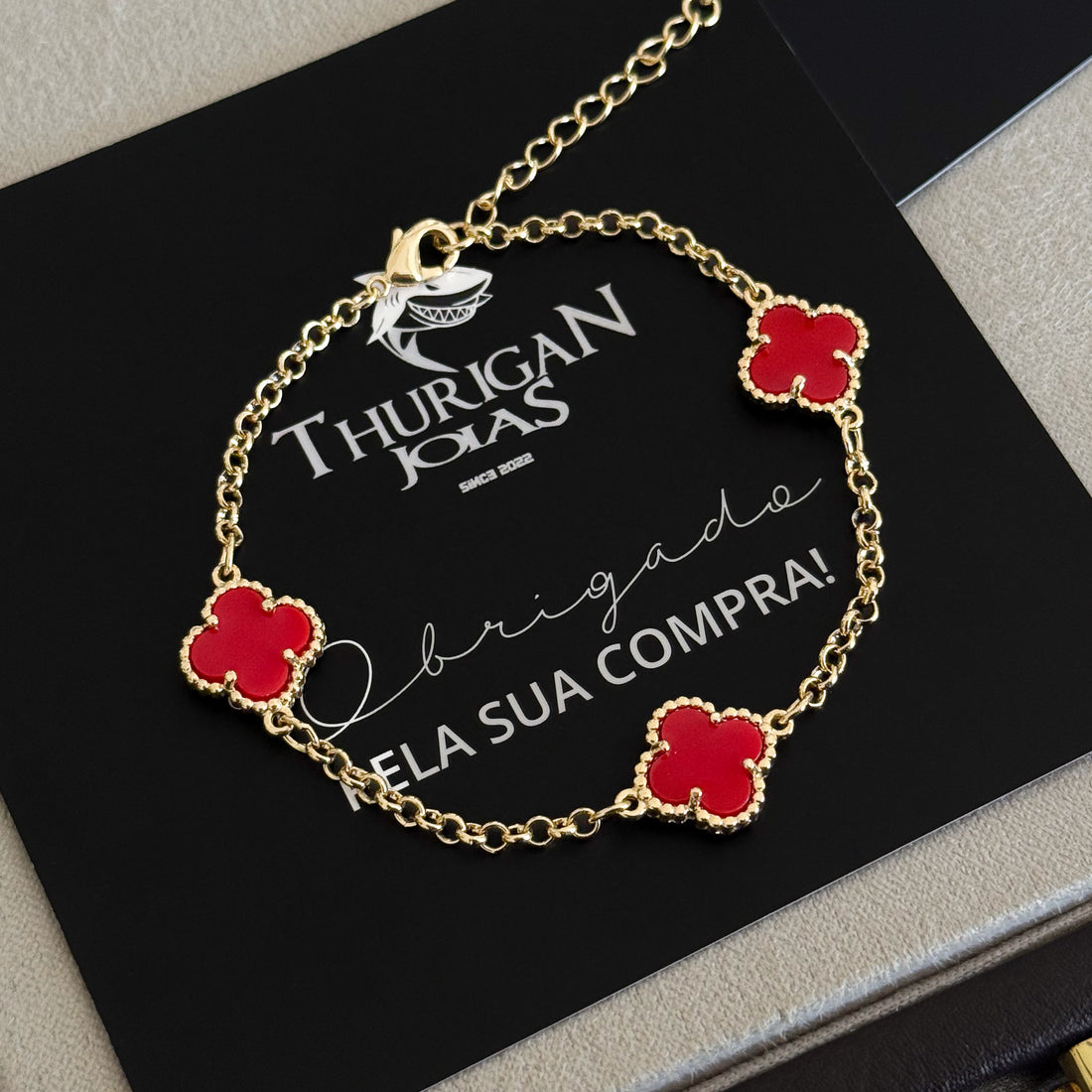 Pulseira Elo Português 2mm Trevo Rubi  Banhado A Ouro 18k