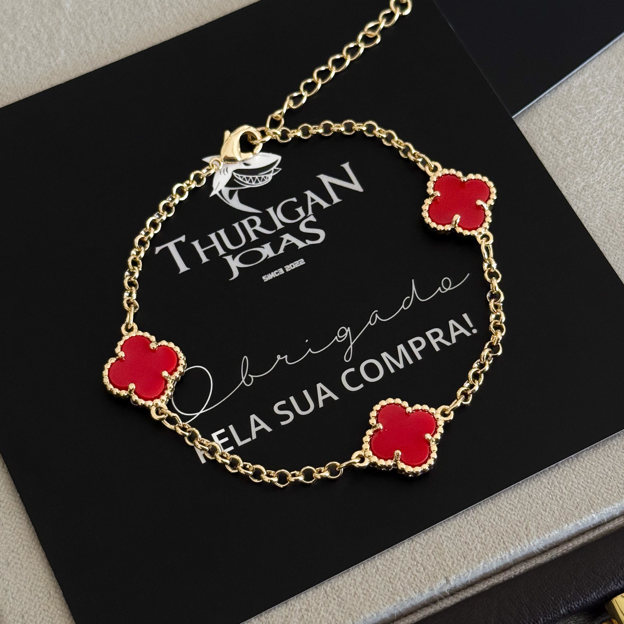 Pulseira Elo Português 2mm Trevo Rubi  Banhado A Ouro 18k