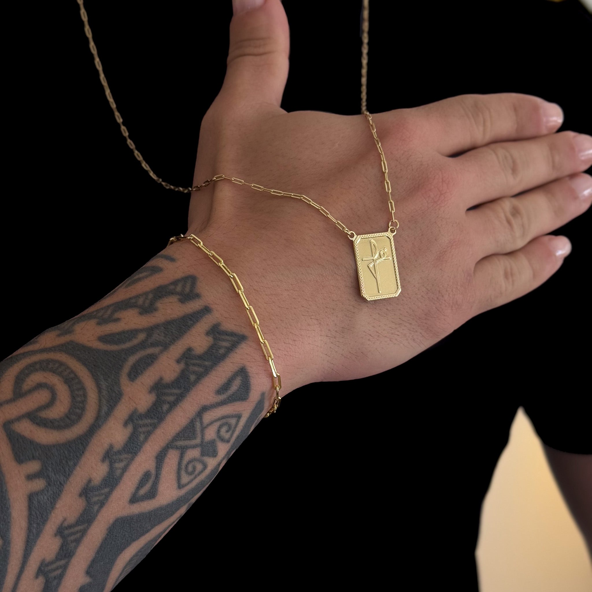 Kit Escapulário Cadeado Alongado Fé e Pulseira Cadeado Alongado Banhado A Ouro 18k