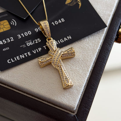 Pingente Crucifixo Cravejado M 3,5x2,5cm Banhado A Ouro 18k