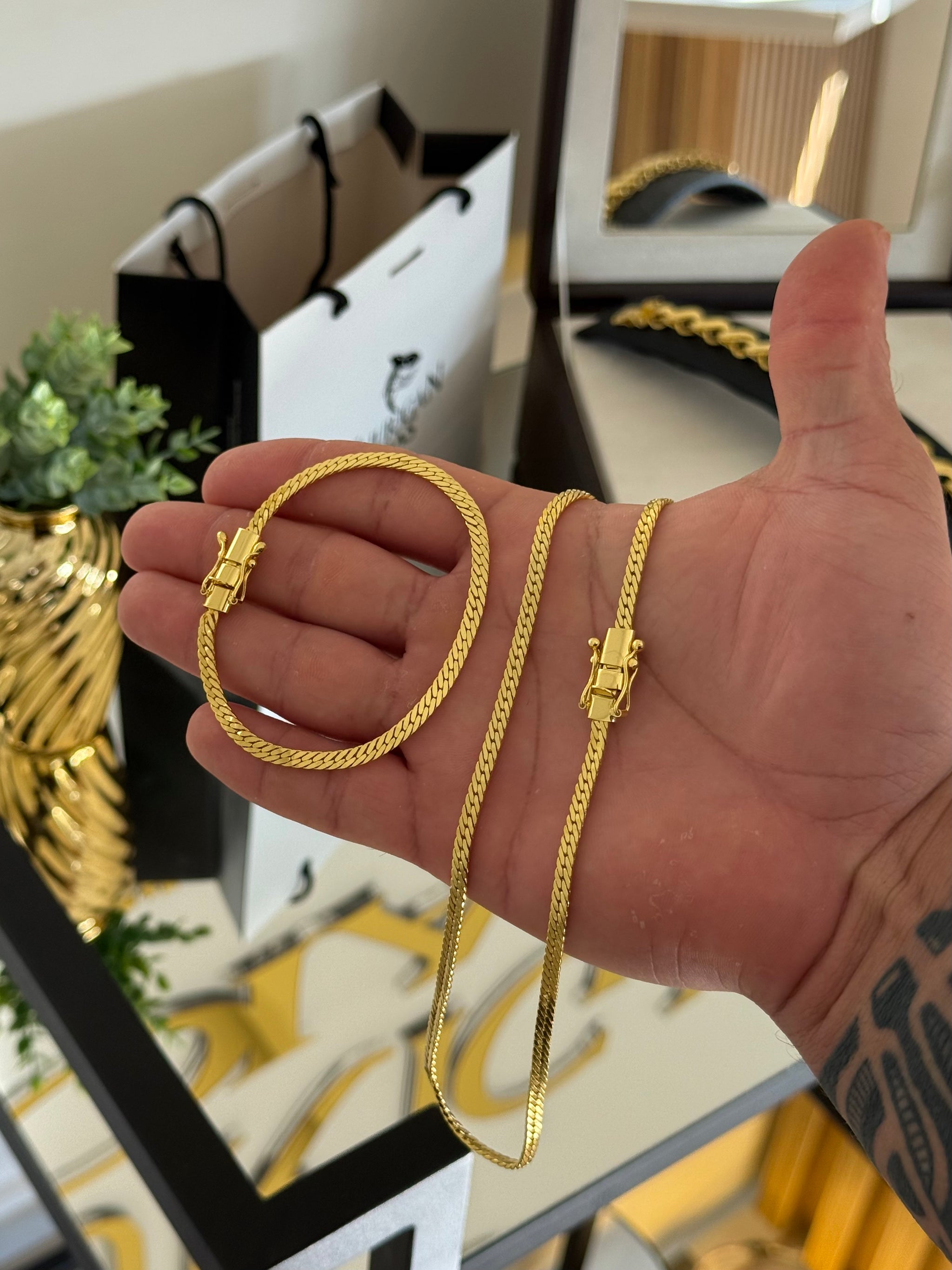 Kit Corrente e Pulseira Grumet Flat 4mm Fecho Duplo Banhado A Ouro 18k