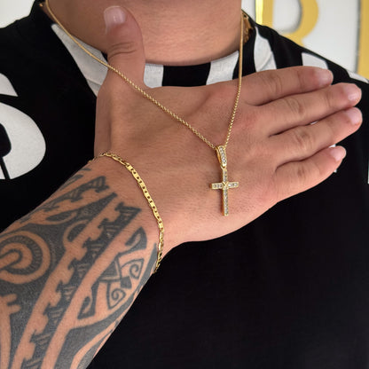 Colar Crucifixo Amarrado Cravejado - Corrente Elo Português e Pulseira Piastrine Banhado A Ouro 18k