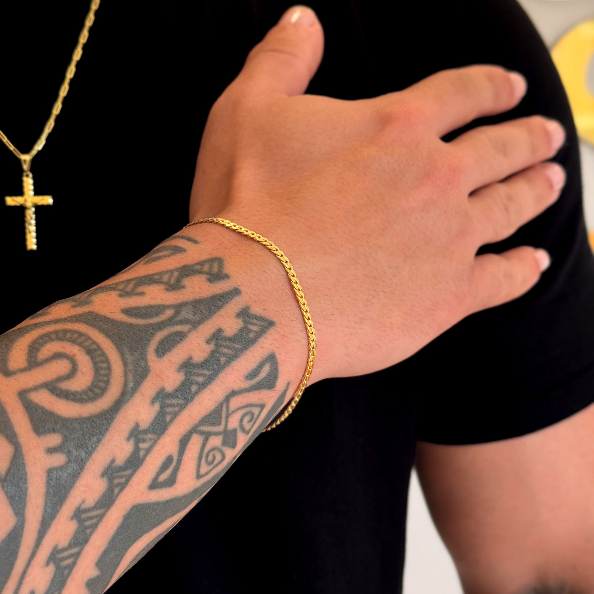 Colar Crucifixo Jesus Na Cruz - Corrente Cadeado e Pulseira Grumet Flat Banhado A Ouro 18k
