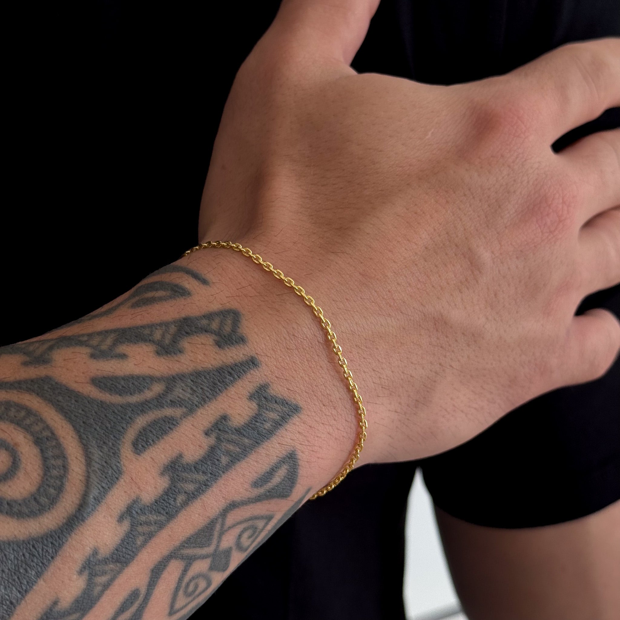 Colar Plaquinha N. Sra. Aparecida Detalhado Cravejado P - Corrente e Pulseira Cadeado Banhado A Ouro 18k