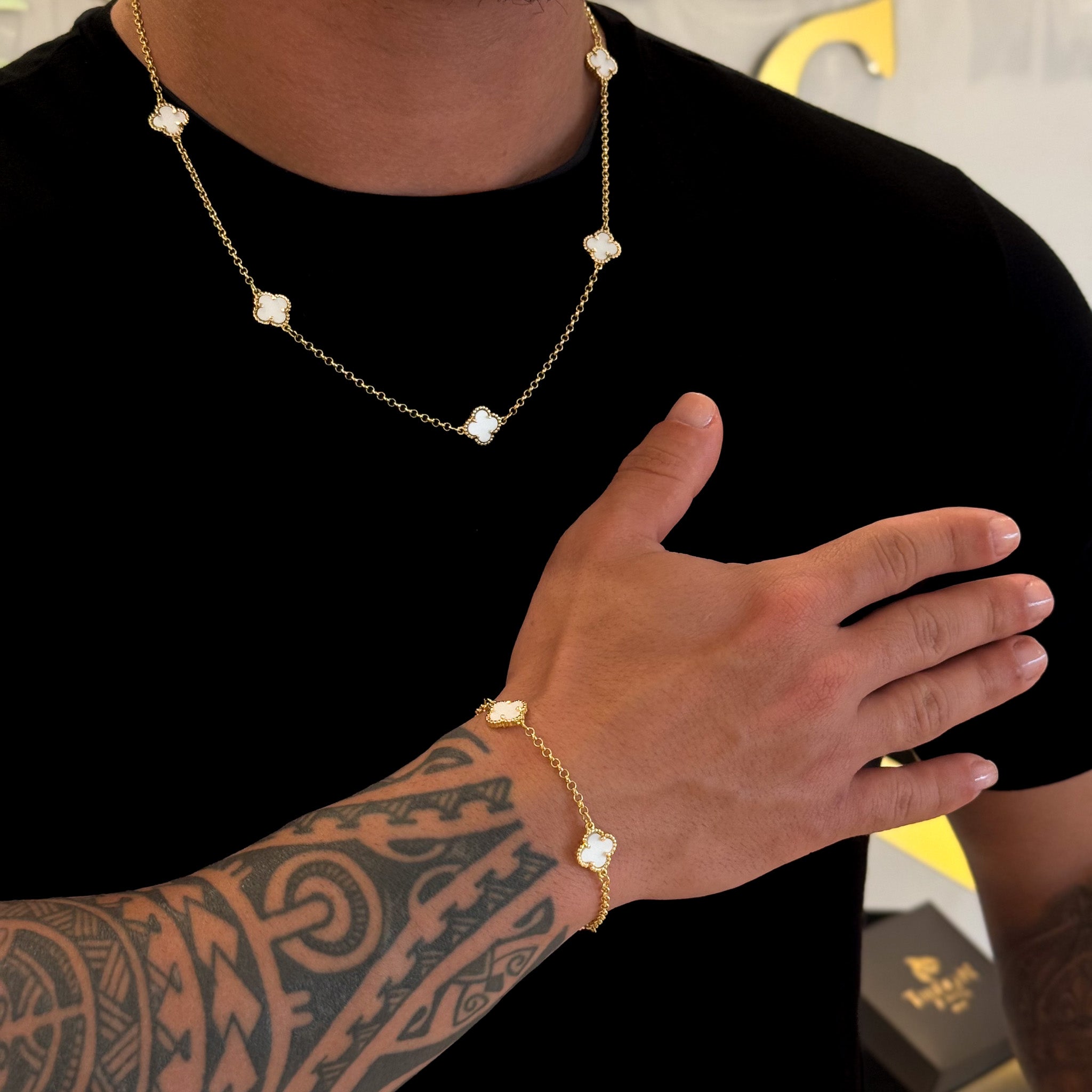 Kit Corrente e Pulseira Elo Português 2mm Trevo Safira Banhado A Ouro 18k
