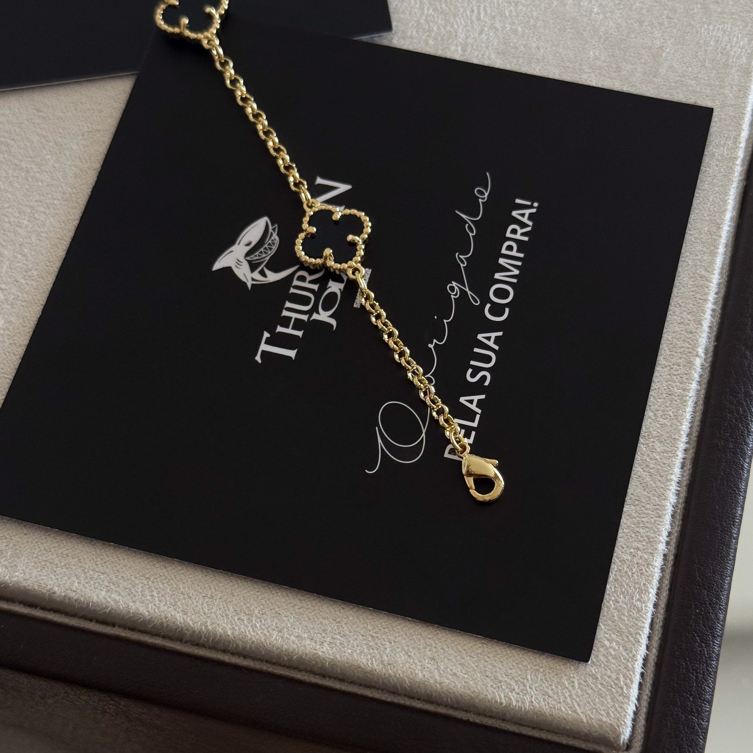 Pulseira Elo Português 2mm Trevo Ônix Banhado A Ouro 18k
