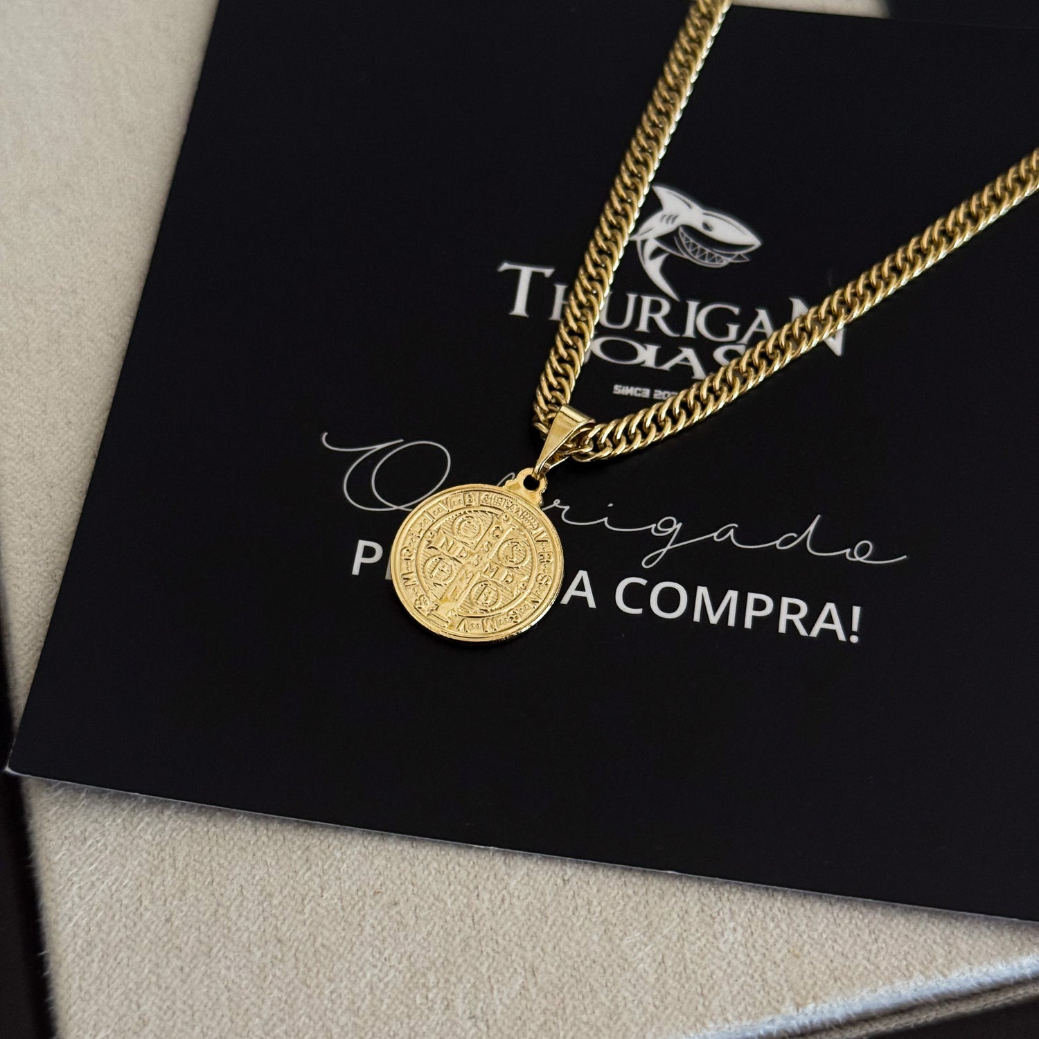Colar Medalha De São Bento - Corrente Lacraia Banhado A Ouro 18k