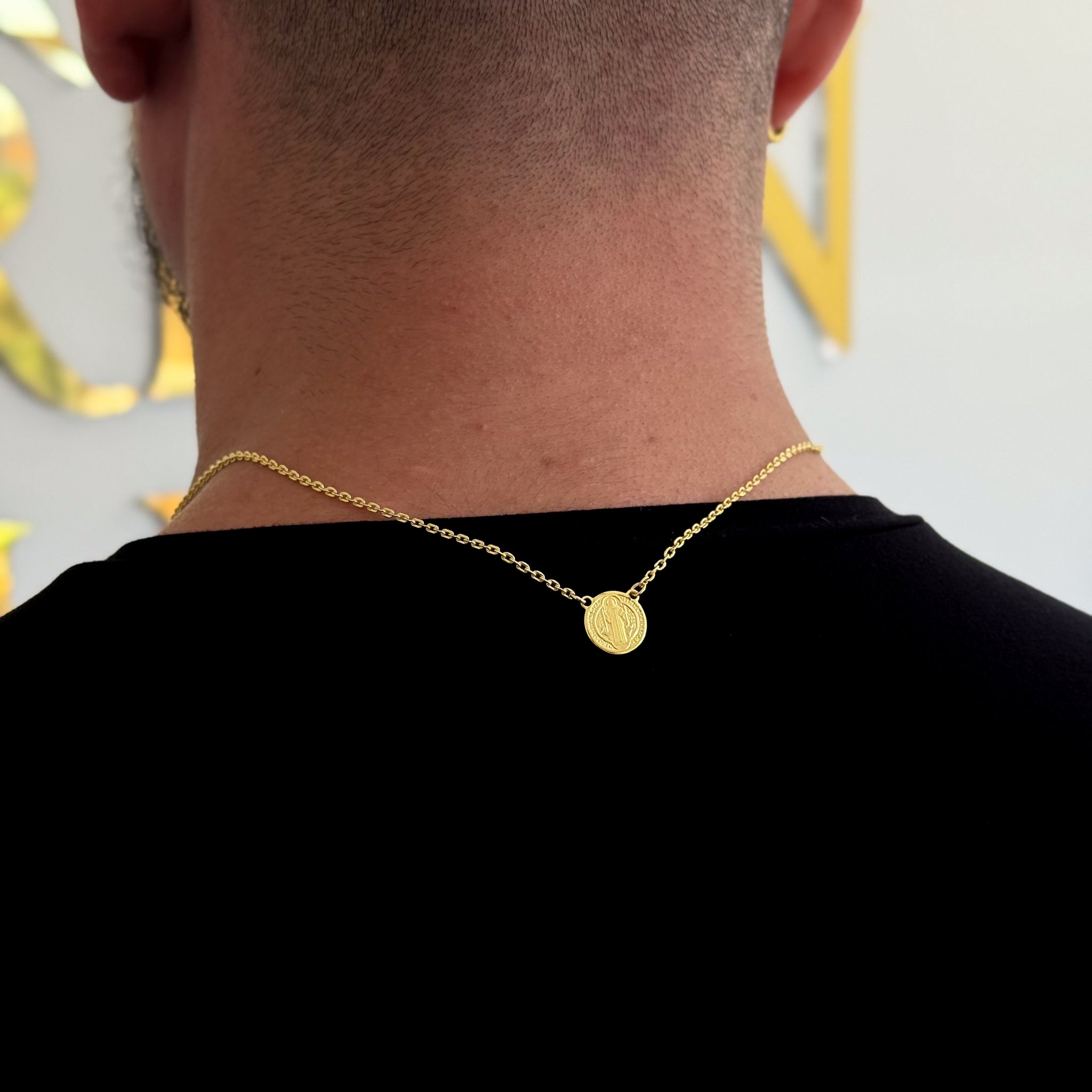 Kit Escapulário Cadeado São Bento e Brinco Ponto De Luz Cravejado Banhado A Ouro 18k