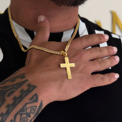 Colar Crucifixo Em Alto Relevo - Corrente Lacraia Banhado A Ouro 18k