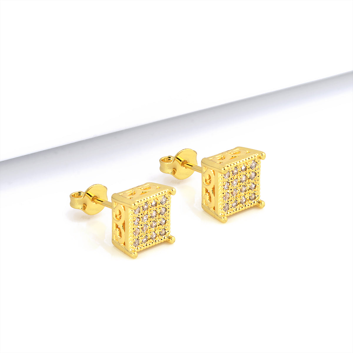 Brinco Quadrado Detalhado Cravejado Banhado A Ouro 18k