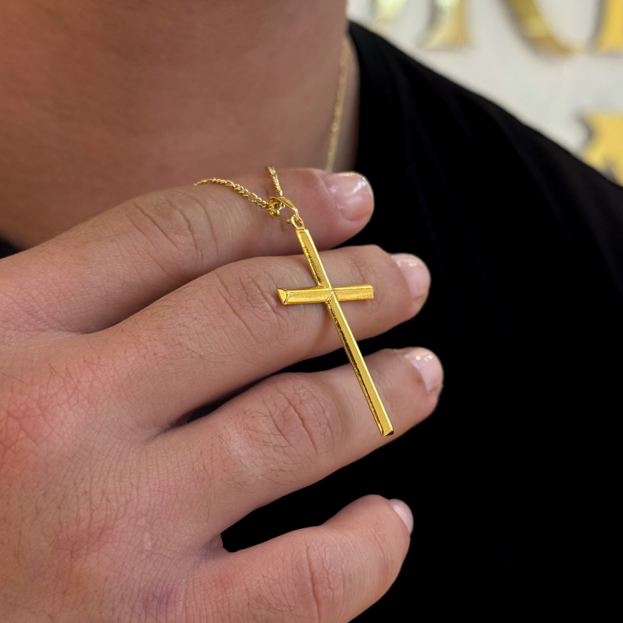 Colar Crucifixo Liso - Corrente 3 Por 1 Fígaro Banhado A Ouro 18k