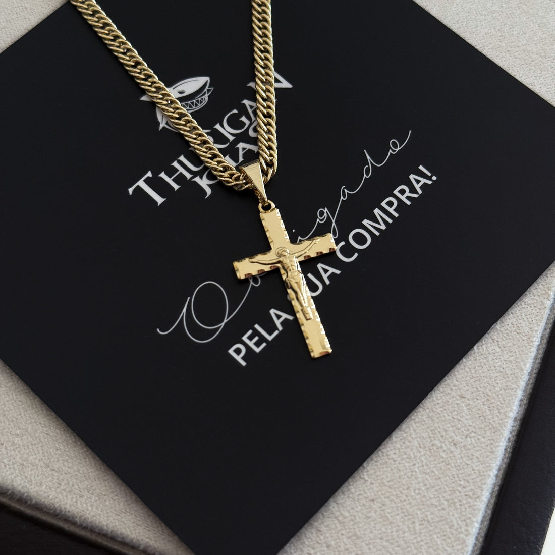 Colar Crucifixo Jesus Na Cruz 3D - Corrente Lacraia Banhado A Ouro 18k
