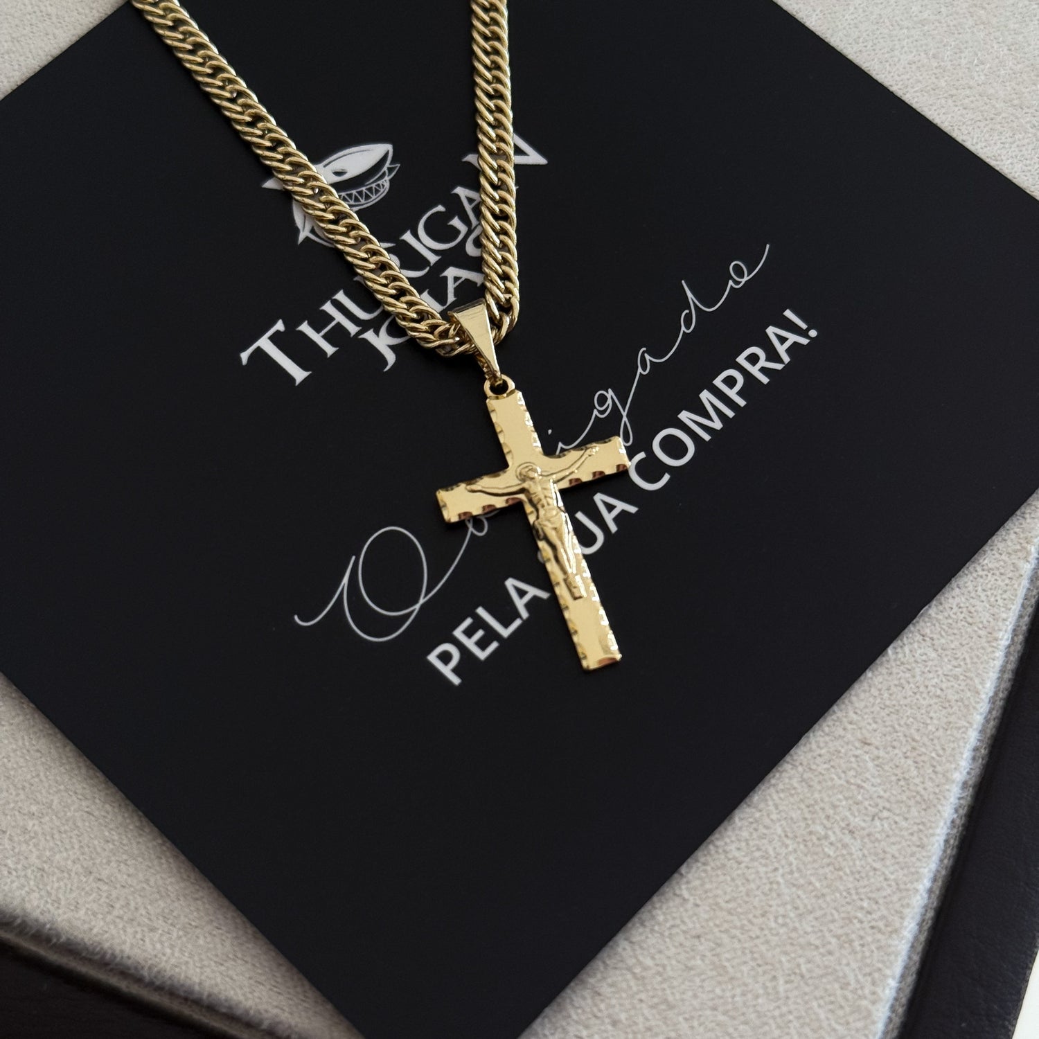 Colar Crucifixo Jesus Na Cruz 3D - Corrente Lacraia Banhado A Ouro 18k