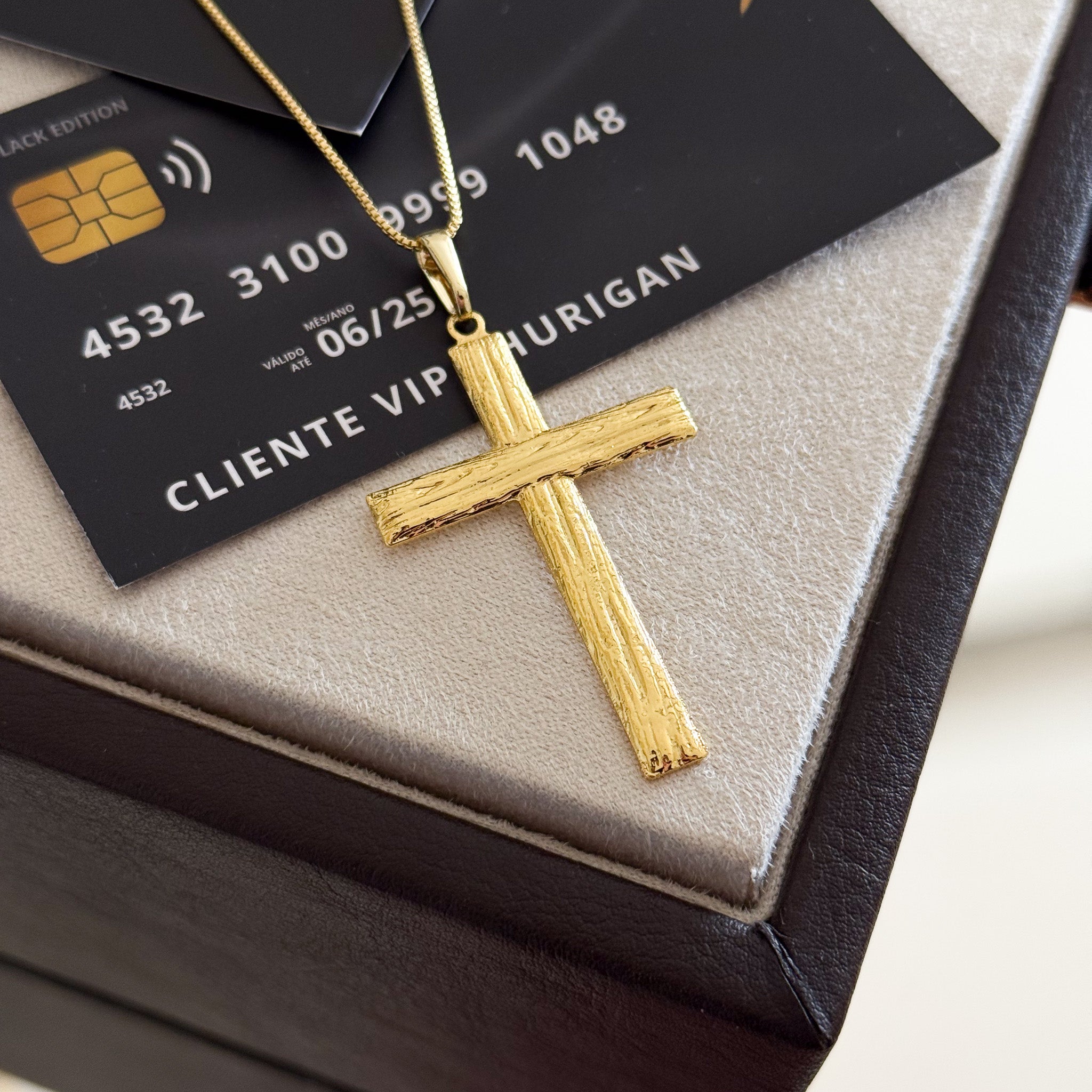 Pingente Crucifixo Lapidado 4,5x3cm Banhado A Ouro 18k