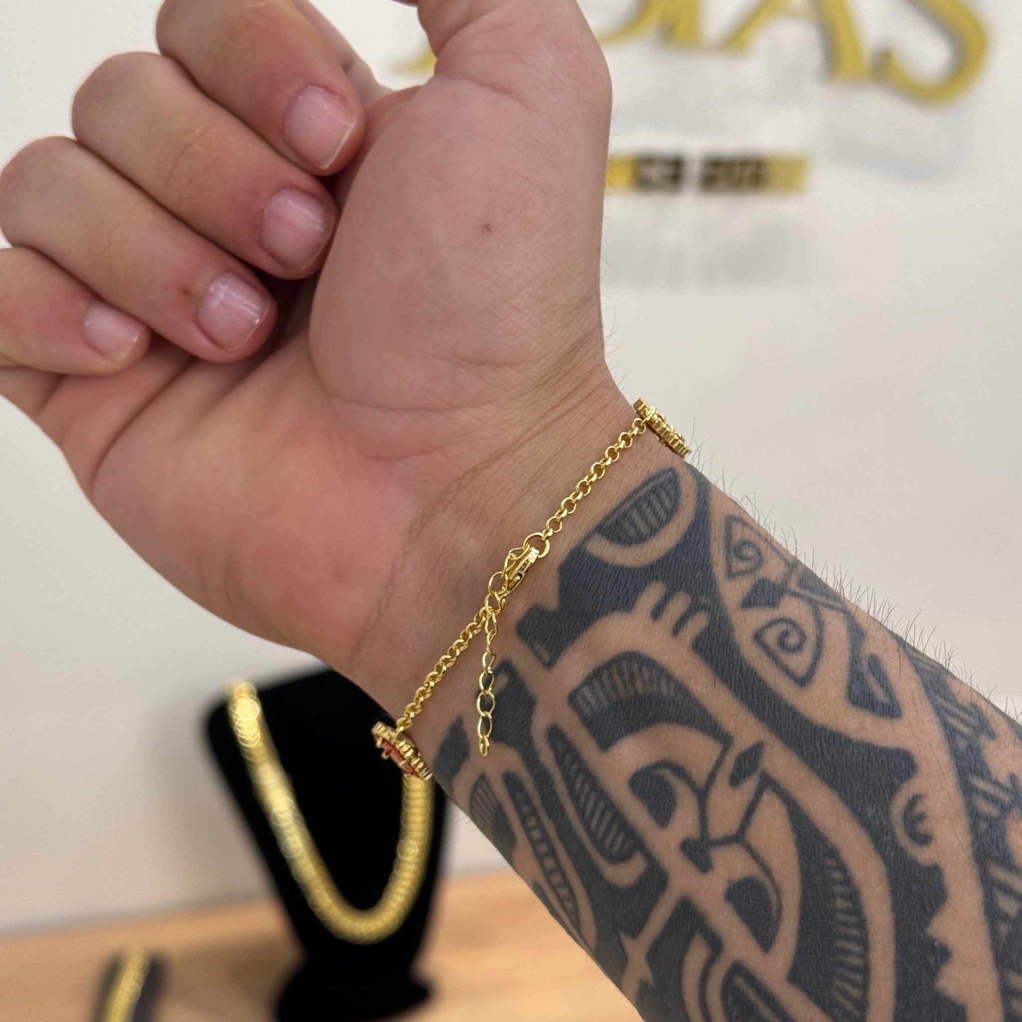 Pulseira Elo Português 2mm Trevo Rubi  Banhado A Ouro 18k