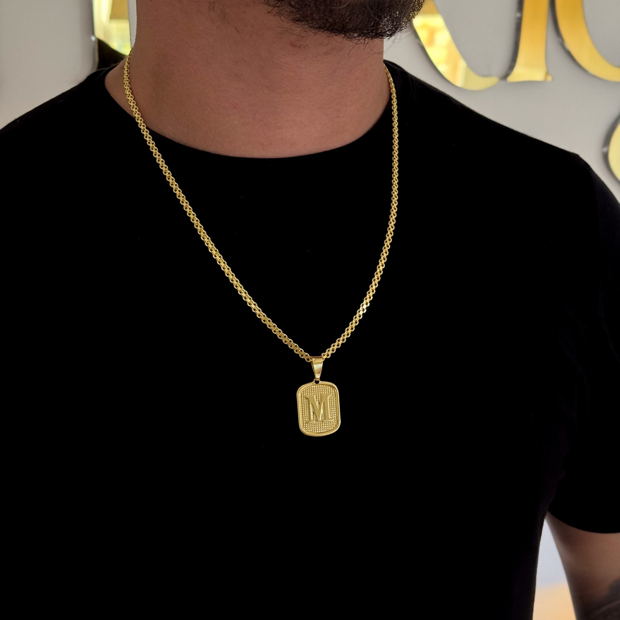 Colar Plaquinha De Letra - Corrente Cadeado Duplo Banhado A Ouro 18k